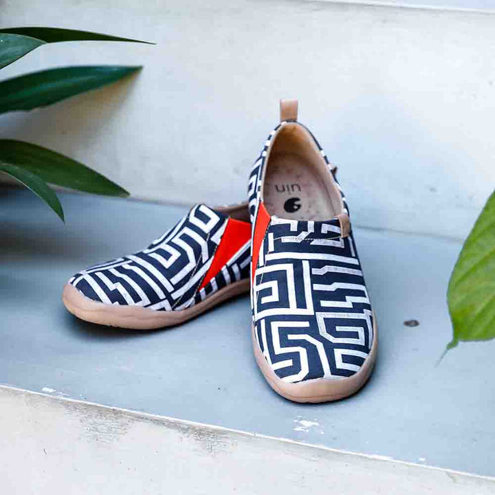 UIN Footwear Men Thread of Maze Canvas loafers