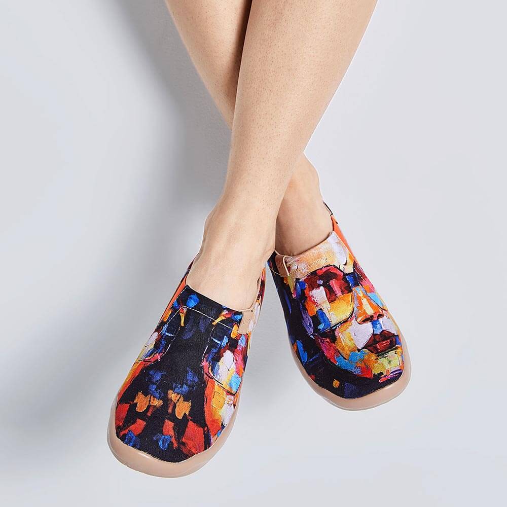 UIN Footwear Women Artwork in Progress Canvas loafers