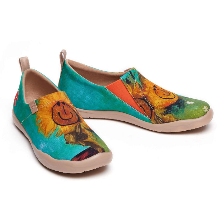 UIN Footwear Women Foral Smiley Toledo I Women Canvas loafers