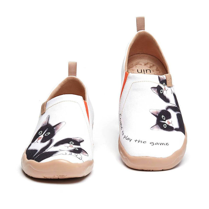 UIN Footwear Women Milky Kitty Women Canvas loafers