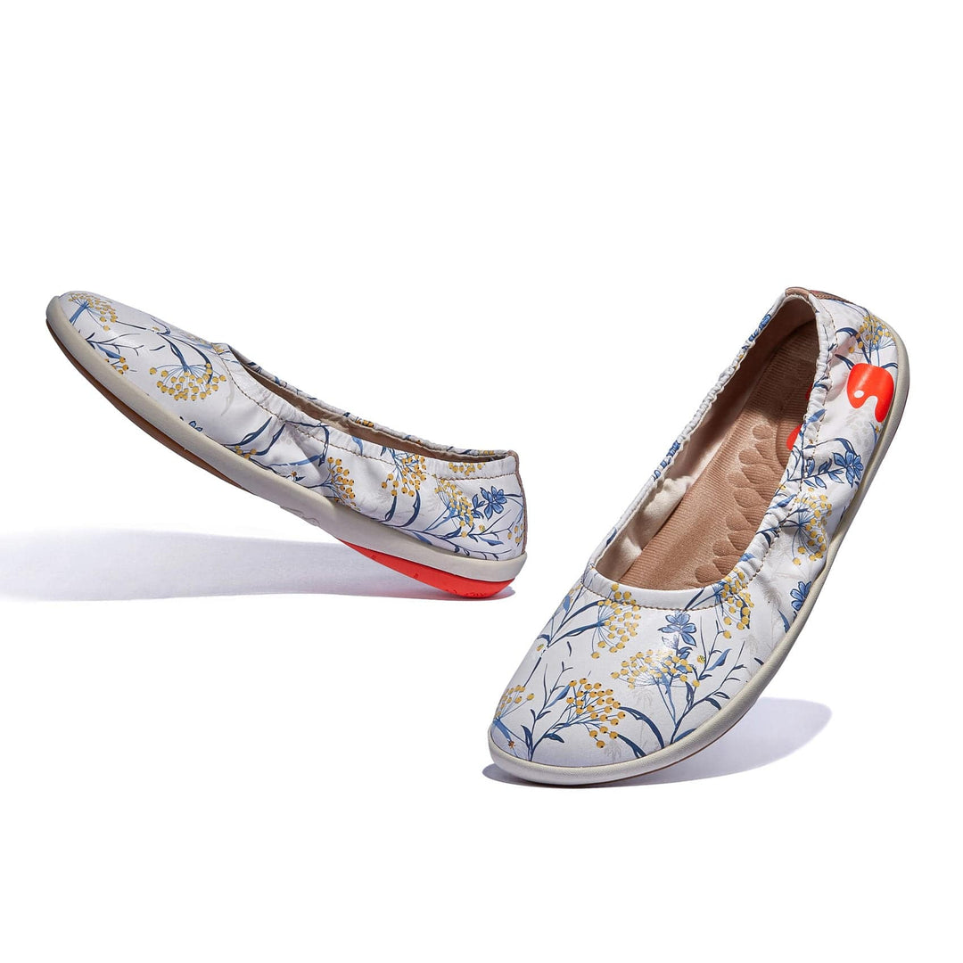 UIN Footwear Women Summer Wildflower Illetes IV Women Canvas loafers