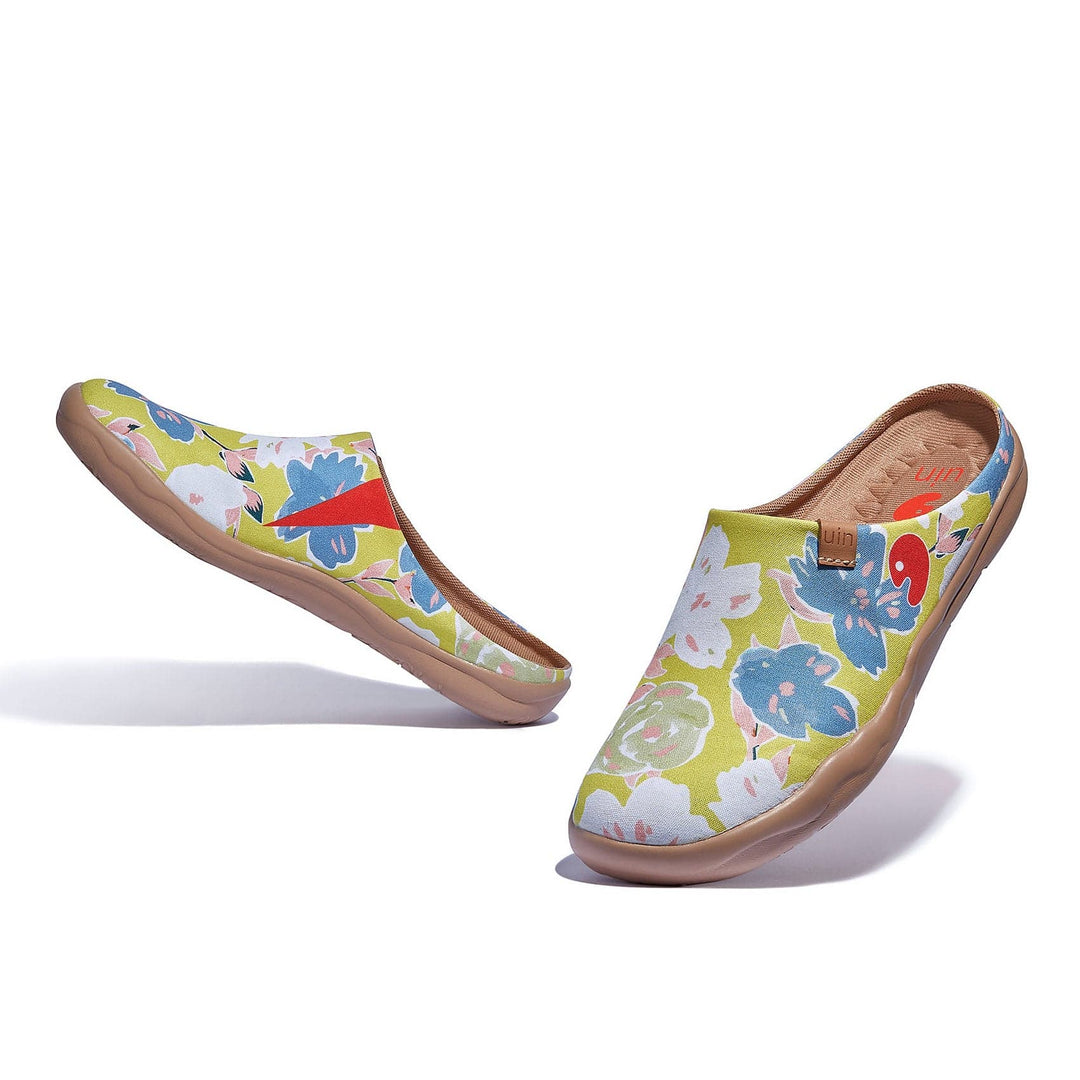 UIN Footwear Women Wildflower Fragrance Malaga Women Canvas loafers